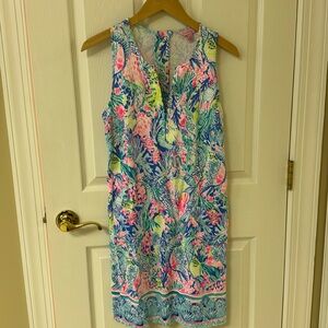 EUC Lily Pulitzer summer dress; fun and bright! With pockets! Size 6; loose fit